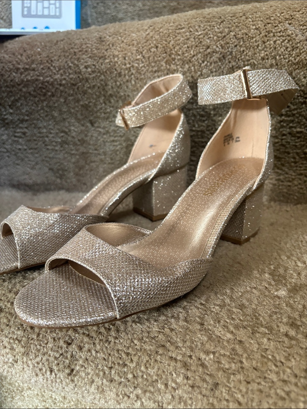 Dream Pairs Glitter Block Heel Sandals in Champagne Gold